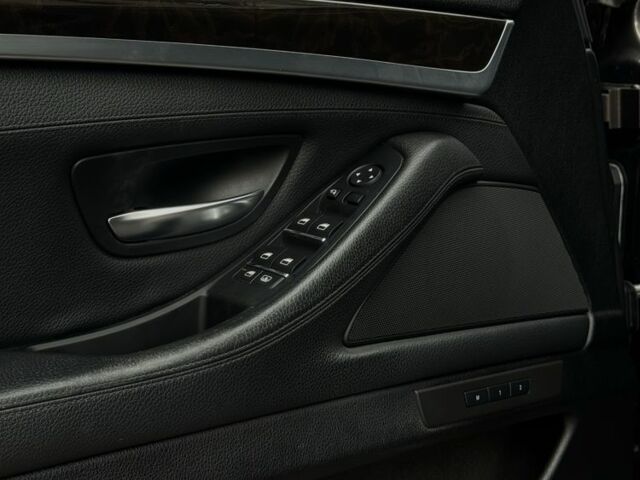 Коричневый БМВ 5 Серия, объемом двигателя 3 л и пробегом 199 тыс. км за 13500 $, фото 4 на Automoto.ua