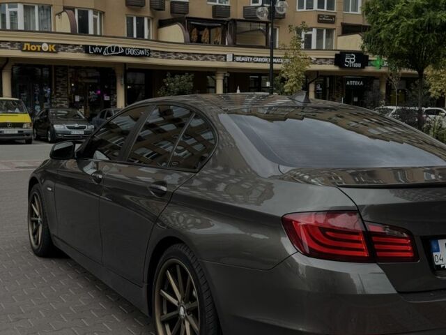 Коричневый БМВ 5 Серия, объемом двигателя 3 л и пробегом 199 тыс. км за 13500 $, фото 3 на Automoto.ua