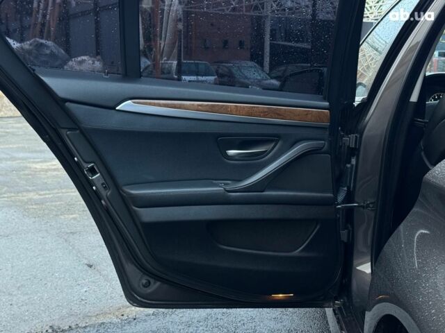 Коричневий БМВ 5 Серія, об'ємом двигуна 3 л та пробігом 184 тис. км за 13590 $, фото 39 на Automoto.ua