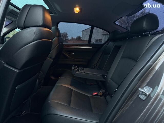 Коричневий БМВ 5 Серія, об'ємом двигуна 3 л та пробігом 184 тис. км за 13590 $, фото 37 на Automoto.ua