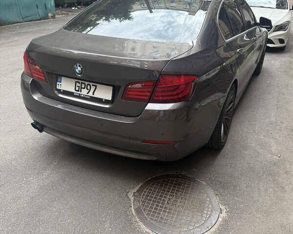 Коричневий БМВ 5 Серія, об'ємом двигуна 2 л та пробігом 207 тис. км за 15200 $, фото 3 на Automoto.ua