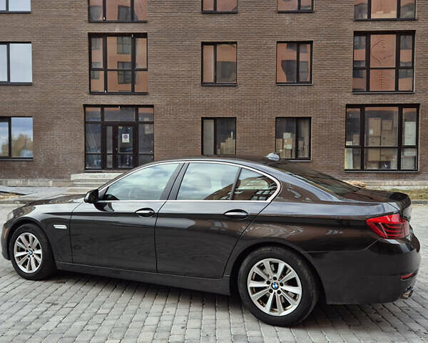 БМВ 5 Серия 2015 в Остоге на Automoto.ua Коричневый БМВ 5 Серия, объемом двигателя 2 л и пробегом 255 тыс. км за 11999 $, фото 4 на Automoto.ua