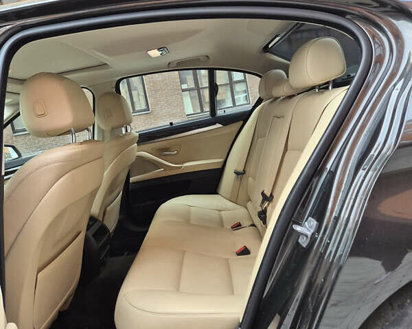 БМВ 5 Серия 2015 в Остоге на Automoto.ua Коричневый БМВ 5 Серия, объемом двигателя 2 л и пробегом 255 тыс. км за 11999 $, фото 43 на Automoto.ua