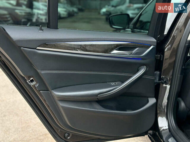 Коричневый БМВ 5 Серия, объемом двигателя 3 л и пробегом 167 тыс. км за 29990 $, фото 40 на Automoto.ua