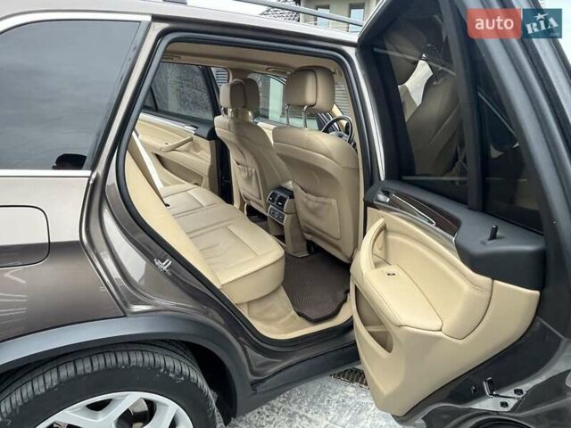 Коричневый БМВ 5 Серия, объемом двигателя 3 л и пробегом 248 тыс. км за 17000 $, фото 6 на Automoto.ua