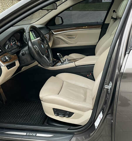 Коричневый БМВ 5 Серия, объемом двигателя 3 л и пробегом 325 тыс. км за 16000 $, фото 5 на Automoto.ua