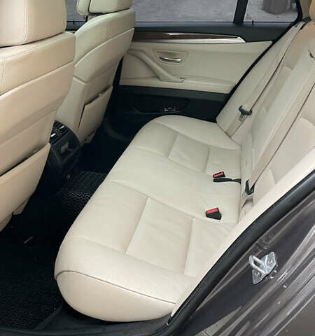 Коричневый БМВ 5 Серия, объемом двигателя 3 л и пробегом 325 тыс. км за 16000 $, фото 8 на Automoto.ua