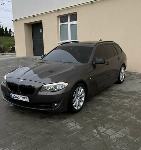 Коричневый БМВ 5 Серия, объемом двигателя 3 л и пробегом 325 тыс. км за 16000 $, фото 1 на Automoto.ua
