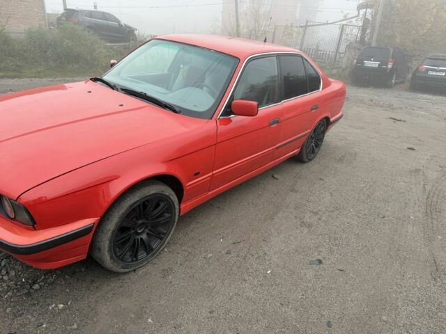 Червоний БМВ 5 Серія, об'ємом двигуна 2 л та пробігом 234 тис. км за 3000 $, фото 2 на Automoto.ua