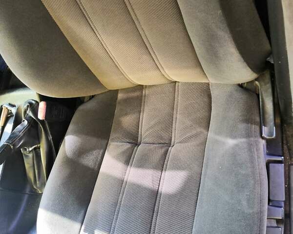 Красный БМВ 5 Серия, объемом двигателя 2 л и пробегом 380 тыс. км за 2100 $, фото 7 на Automoto.ua