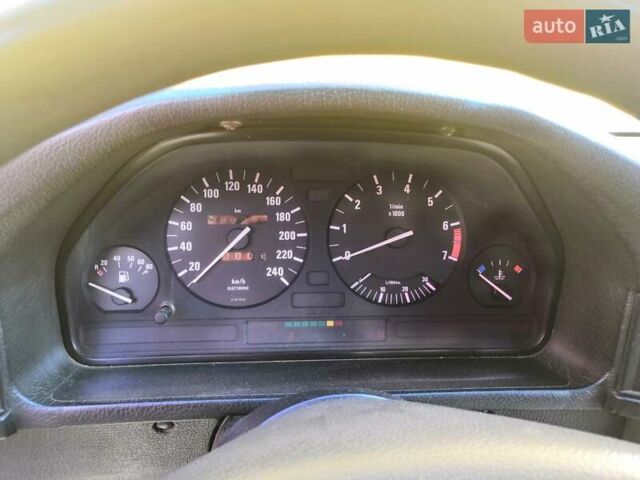 Красный БМВ 5 Серия, объемом двигателя 2 л и пробегом 380 тыс. км за 2100 $, фото 13 на Automoto.ua