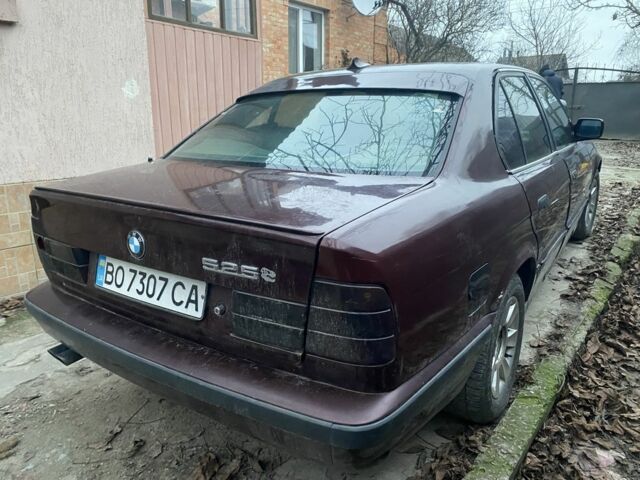 Красный БМВ 5 Серия, объемом двигателя 2.5 л и пробегом 200 тыс. км за 1600 $, фото 2 на Automoto.ua