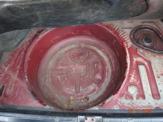 Красный БМВ 5 Серия, объемом двигателя 2 л и пробегом 323 тыс. км за 4500 $, фото 15 на Automoto.ua