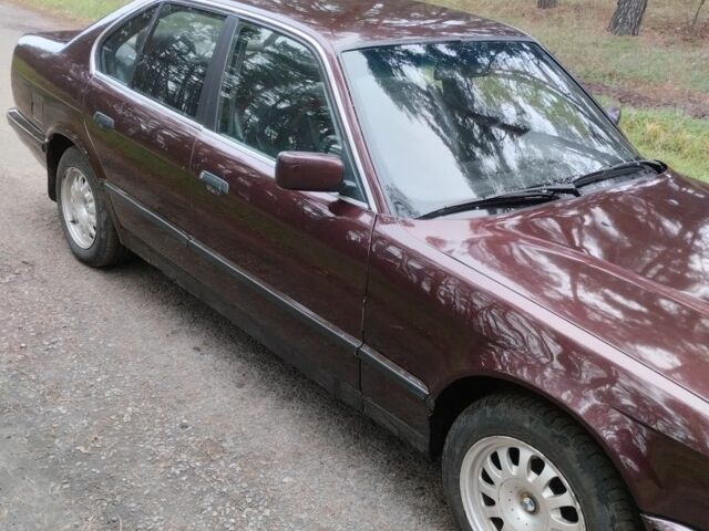 Красный БМВ 5 Серия, объемом двигателя 2.5 л и пробегом 311 тыс. км за 2450 $, фото 7 на Automoto.ua