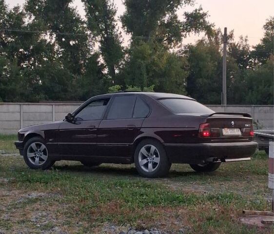 Красный БМВ 5 Серия, объемом двигателя 2.8 л и пробегом 465 тыс. км за 3000 $, фото 2 на Automoto.ua