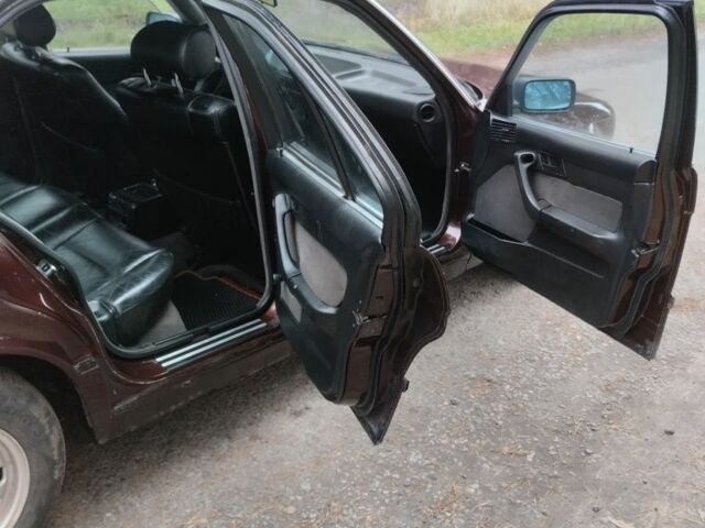 Красный БМВ 5 Серия, объемом двигателя 2.5 л и пробегом 311 тыс. км за 2450 $, фото 14 на Automoto.ua