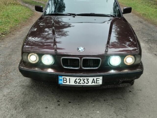 Красный БМВ 5 Серия, объемом двигателя 2.5 л и пробегом 311 тыс. км за 2450 $, фото 9 на Automoto.ua