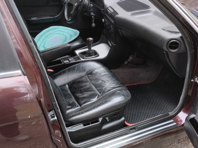 Красный БМВ 5 Серия, объемом двигателя 2.5 л и пробегом 311 тыс. км за 2450 $, фото 13 на Automoto.ua