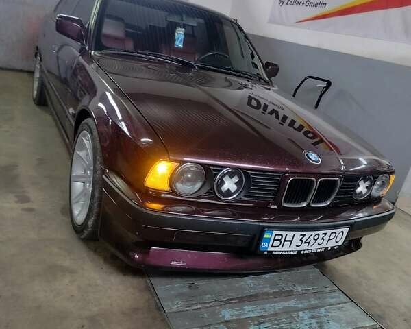 Красный БМВ 5 Серия, объемом двигателя 2.49 л и пробегом 300 тыс. км за 5500 $, фото 1 на Automoto.ua