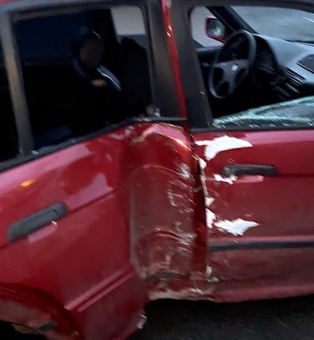 Красный БМВ 5 Серия, объемом двигателя 2.5 л и пробегом 500 тыс. км за 2100 $, фото 2 на Automoto.ua