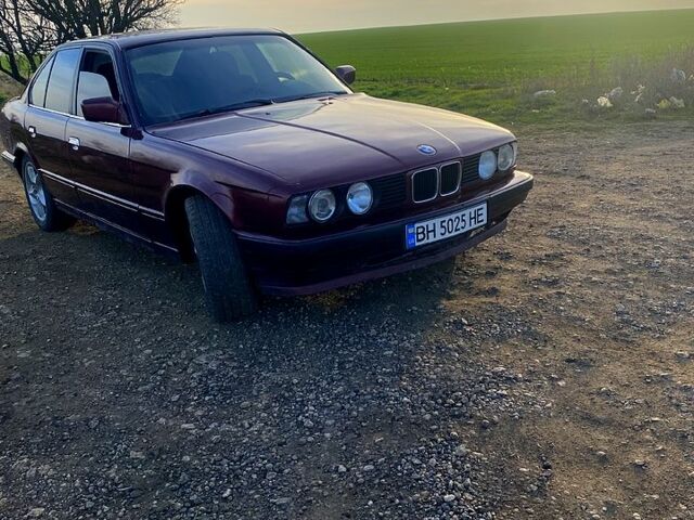 Червоний БМВ 5 Серія, об'ємом двигуна 2.5 л та пробігом 600 тис. км за 1900 $, фото 1 на Automoto.ua