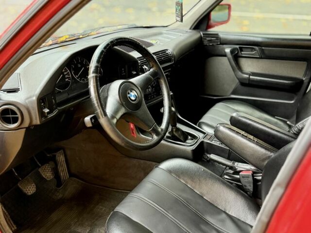 БМВ 5 Серія 1991 у Рівному на Automoto.ua Червоний БМВ 5 Серія, об'ємом двигуна 2 л та пробігом 333 тис. км за 2850 $, фото 12 на Automoto.ua