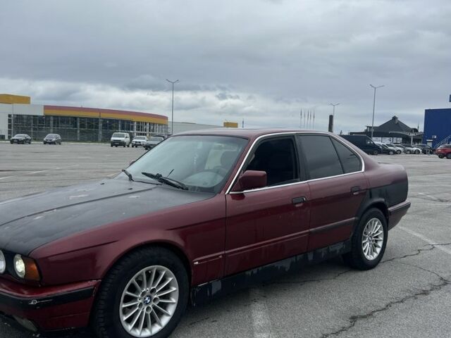 БМВ 5 Серия 1991 в Черновцах на Automoto.ua Красный БМВ 5 Серия, объемом двигателя 2.5 л и пробегом 156 тыс. км за 2000 $, фото 1 на Automoto.ua