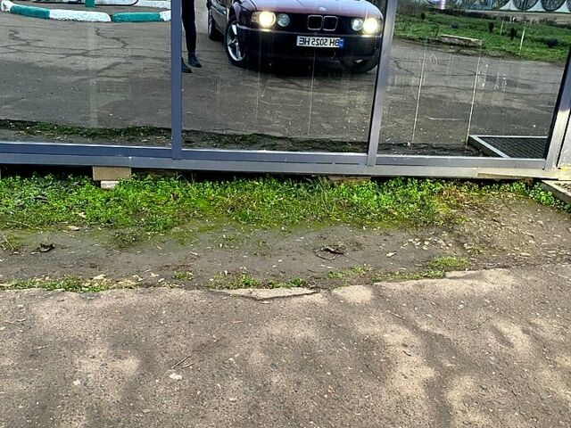 Червоний БМВ 5 Серія, об'ємом двигуна 2.5 л та пробігом 600 тис. км за 1900 $, фото 2 на Automoto.ua