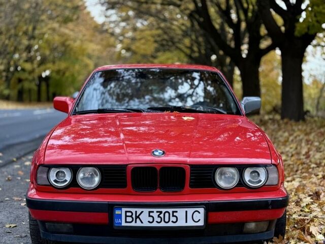 БМВ 5 Серія 1991 у Рівному на Automoto.ua Червоний БМВ 5 Серія, об'ємом двигуна 2 л та пробігом 333 тис. км за 2850 $, фото 3 на Automoto.ua