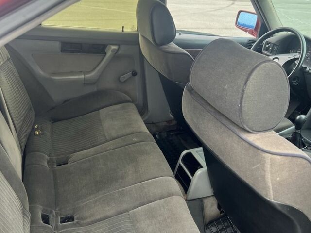 БМВ 5 Серия 1991 в Черновцах на Automoto.ua Красный БМВ 5 Серия, объемом двигателя 2.5 л и пробегом 156 тыс. км за 2000 $, фото 5 на Automoto.ua