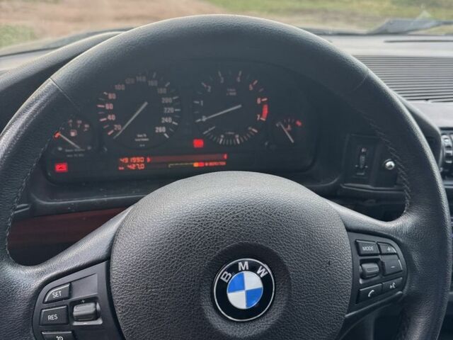 Красный БМВ 5 Серия, объемом двигателя 2.5 л и пробегом 333 тыс. км за 2666 $, фото 7 на Automoto.ua