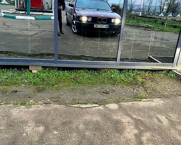 Красный БМВ 5 Серия, объемом двигателя 2.5 л и пробегом 600 тыс. км за 1900 $, фото 1 на Automoto.ua