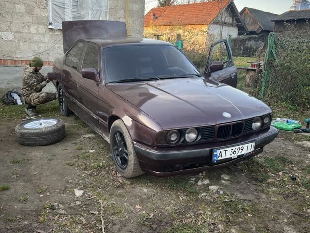 Красный БМВ 5 Серия, объемом двигателя 2.5 л и пробегом 500 тыс. км за 2200 $, фото 2 на Automoto.ua