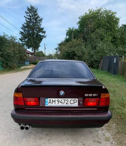 Красный БМВ 5 Серия, объемом двигателя 2.5 л и пробегом 333 тыс. км за 2666 $, фото 6 на Automoto.ua