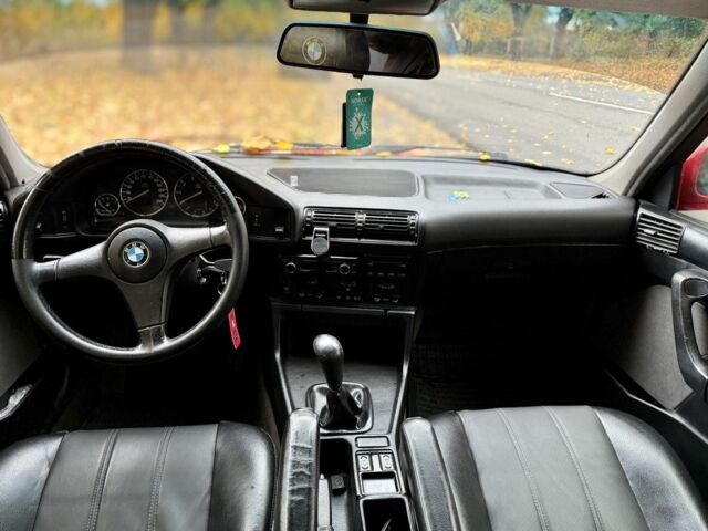 БМВ 5 Серія 1991 у Рівному на Automoto.ua Червоний БМВ 5 Серія, об'ємом двигуна 2 л та пробігом 333 тис. км за 2850 $, фото 14 на Automoto.ua