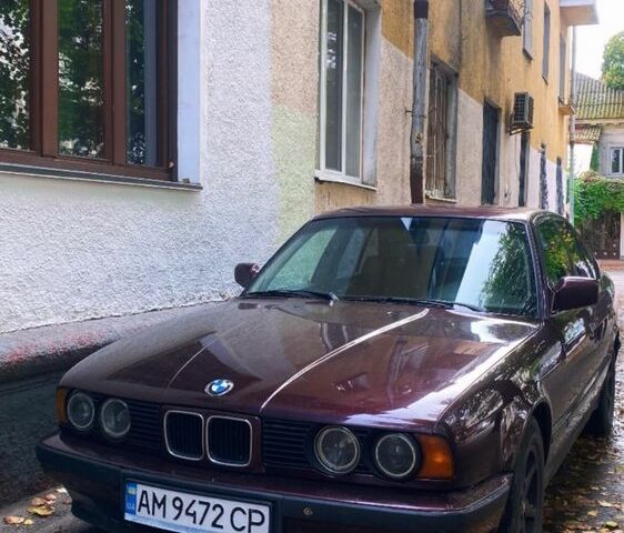 Красный БМВ 5 Серия, объемом двигателя 2.5 л и пробегом 333 тыс. км за 2666 $, фото 1 на Automoto.ua