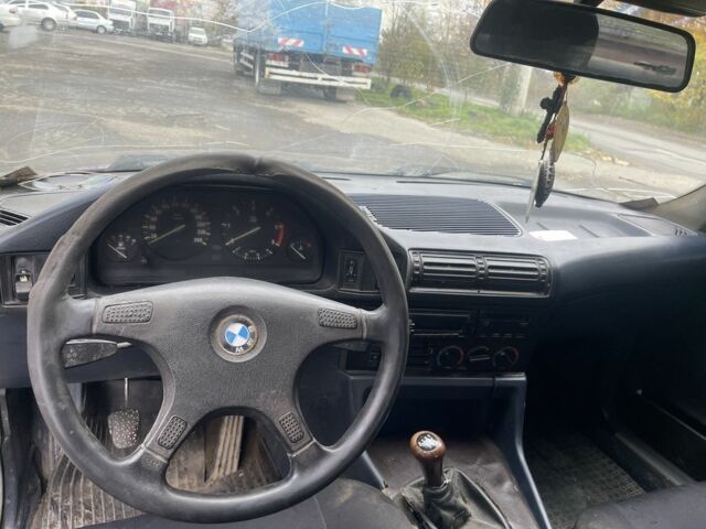 Красный БМВ 5 Серия, объемом двигателя 2.4 л и пробегом 310 тыс. км за 950 $, фото 5 на Automoto.ua