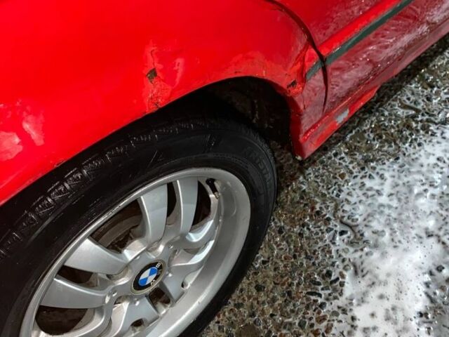 Красный БМВ 5 Серия, объемом двигателя 2 л и пробегом 525 тыс. км за 1400 $, фото 11 на Automoto.ua