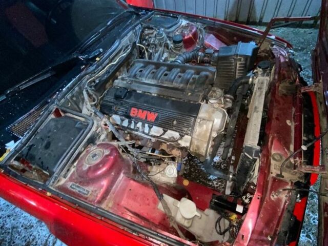 Красный БМВ 5 Серия, объемом двигателя 2 л и пробегом 525 тыс. км за 1400 $, фото 10 на Automoto.ua