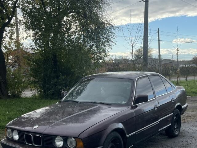 Красный БМВ 5 Серия, объемом двигателя 2.4 л и пробегом 310 тыс. км за 950 $, фото 2 на Automoto.ua