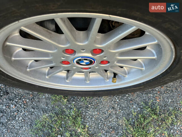 Красный БМВ 5 Серия, объемом двигателя 2.5 л и пробегом 276 тыс. км за 3100 $, фото 16 на Automoto.ua