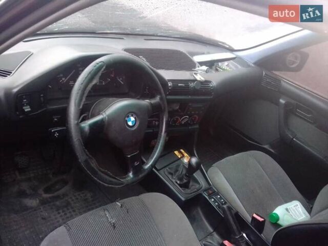 Красный БМВ 5 Серия, объемом двигателя 2.5 л и пробегом 202 тыс. км за 2500 $, фото 7 на Automoto.ua