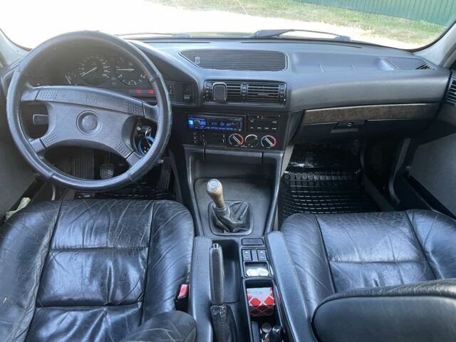 Красный БМВ 5 Серия, объемом двигателя 2.5 л и пробегом 340 тыс. км за 2850 $, фото 8 на Automoto.ua