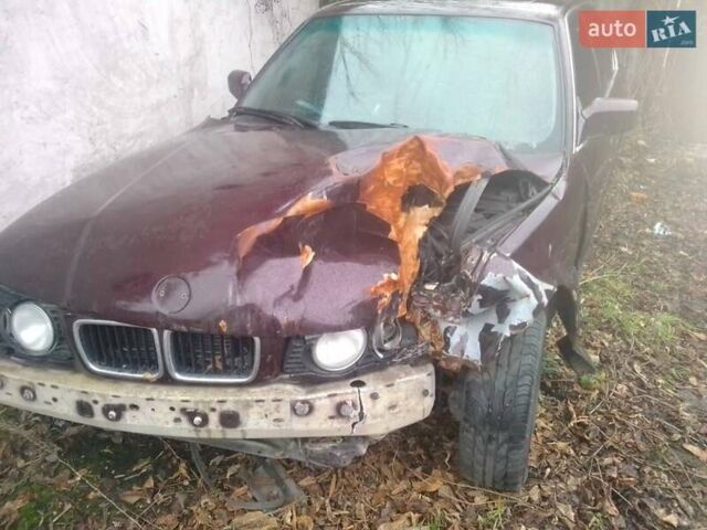 Красный БМВ 5 Серия, объемом двигателя 2.5 л и пробегом 202 тыс. км за 2500 $, фото 3 на Automoto.ua