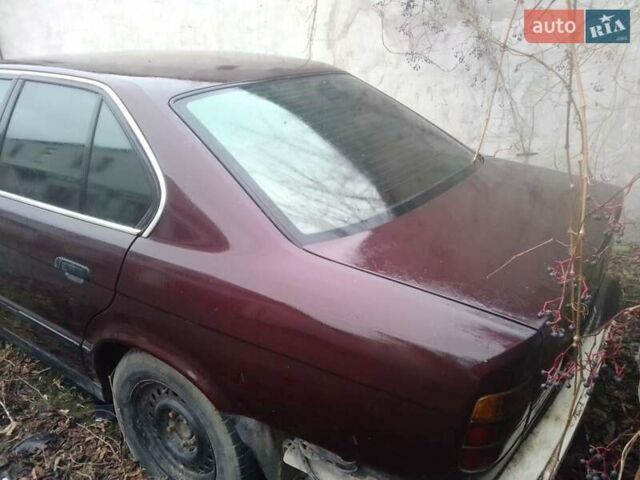 Красный БМВ 5 Серия, объемом двигателя 2.5 л и пробегом 202 тыс. км за 2500 $, фото 1 на Automoto.ua