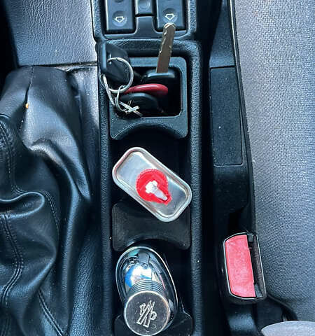 Красный БМВ 5 Серия, объемом двигателя 2.5 л и пробегом 276 тыс. км за 3100 $, фото 9 на Automoto.ua