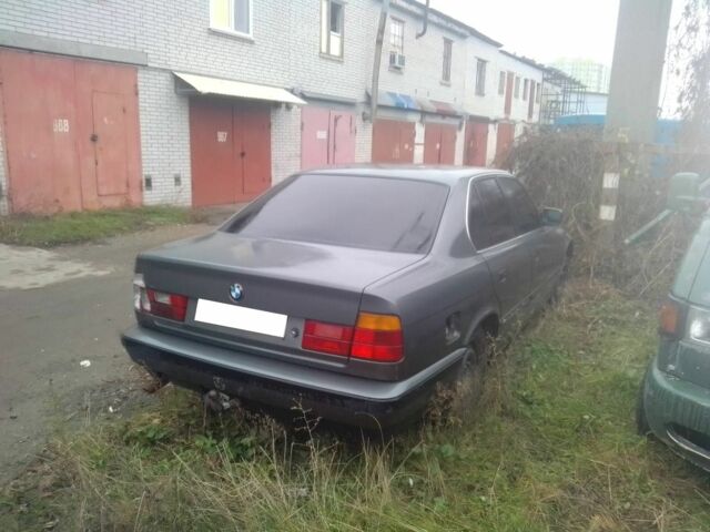 Красный БМВ 5 Серия, объемом двигателя 2.5 л и пробегом 202 тыс. км за 2500 $, фото 5 на Automoto.ua