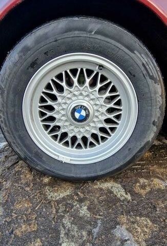 Красный БМВ 5 Серия, объемом двигателя 2.5 л и пробегом 161 тыс. км за 1170 $, фото 6 на Automoto.ua