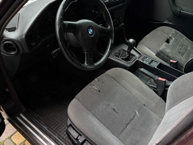 Красный БМВ 5 Серия, объемом двигателя 0 л и пробегом 240 тыс. км за 1200 $, фото 9 на Automoto.ua