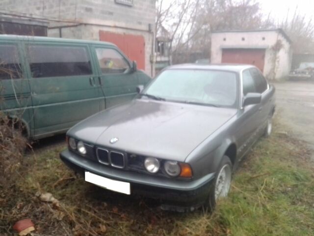 Красный БМВ 5 Серия, объемом двигателя 2.5 л и пробегом 202 тыс. км за 2500 $, фото 4 на Automoto.ua